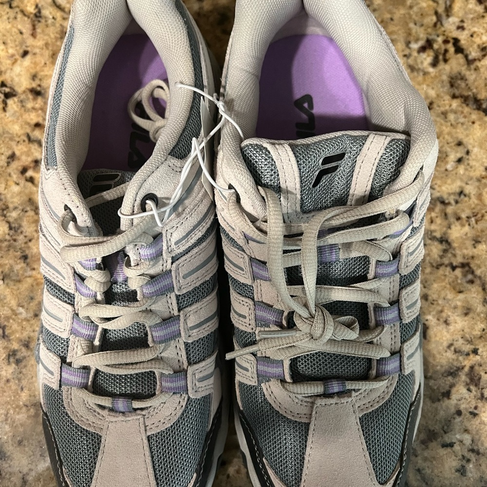 NWT - FILA women’s hiking/walking-tennis shoes - Picture 4 of 4